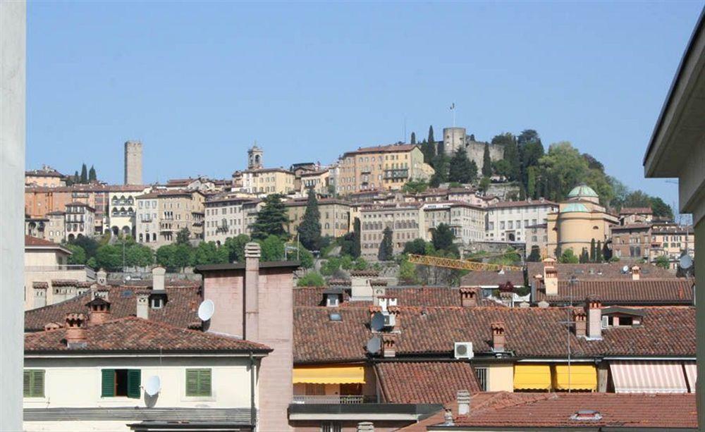 Donizetti Rooms Bergamo Bagian luar foto