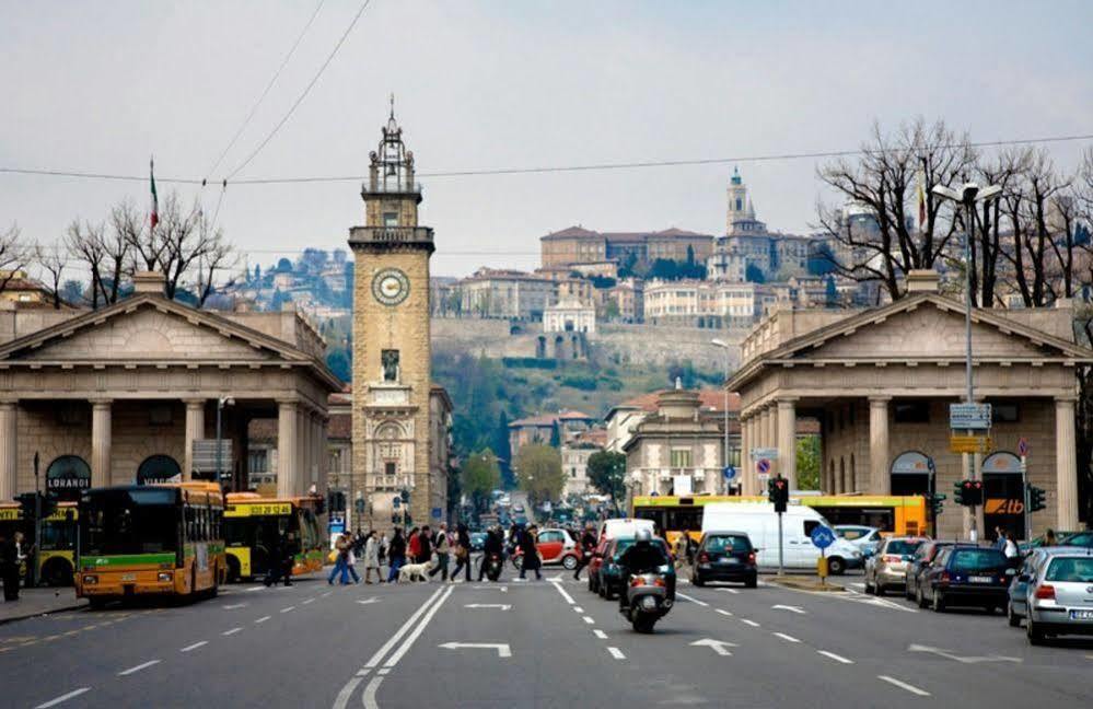 Donizetti Rooms Bergamo Bagian luar foto